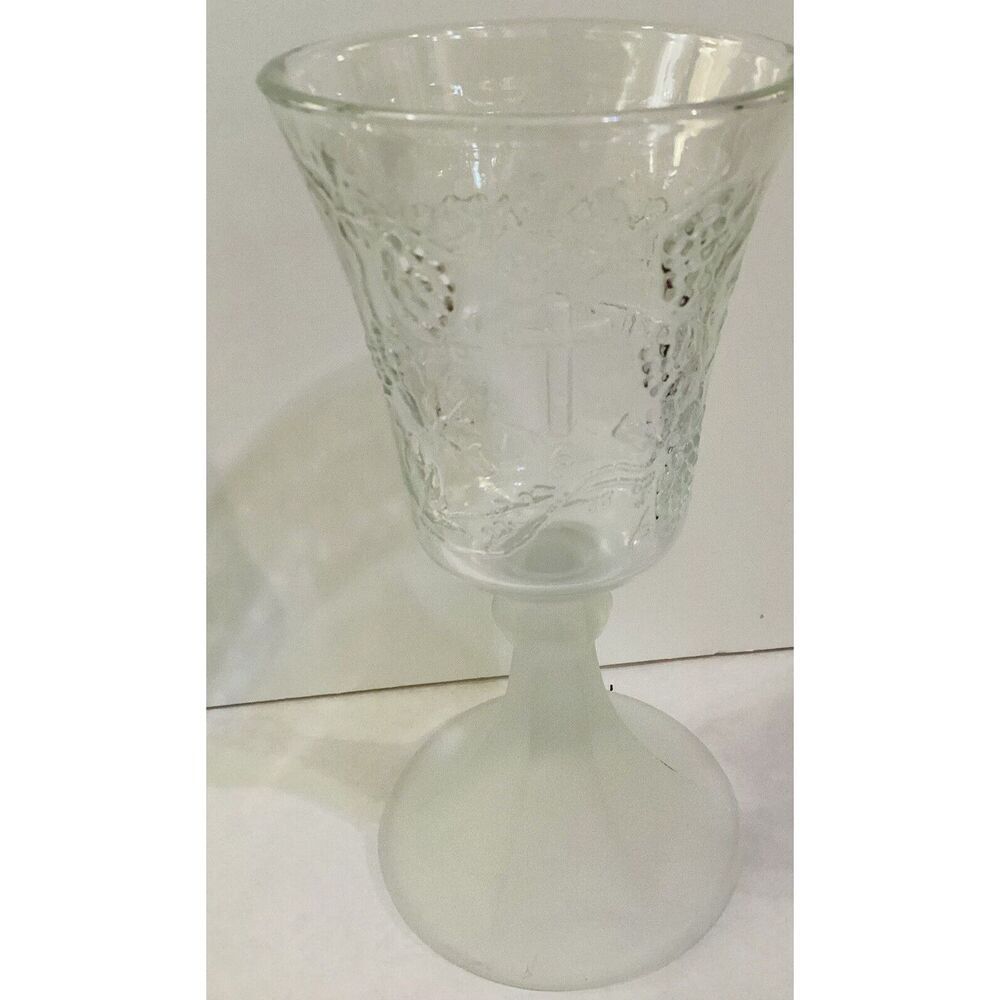 Vintage Tiara Exclusive Glass Lord's Last Supper & Cross Wine Goblet